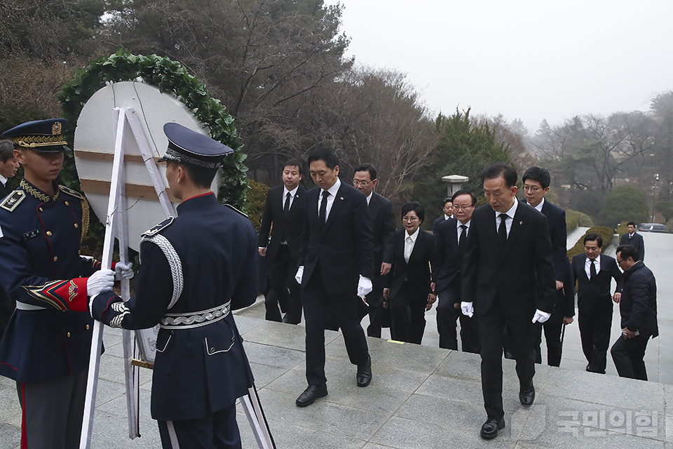 제목 노출 영역입니다 이미지