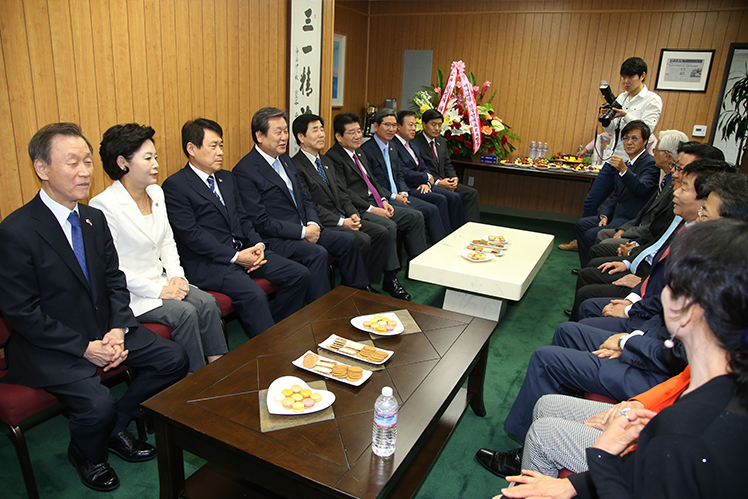 제목 노출 영역입니다 이미지