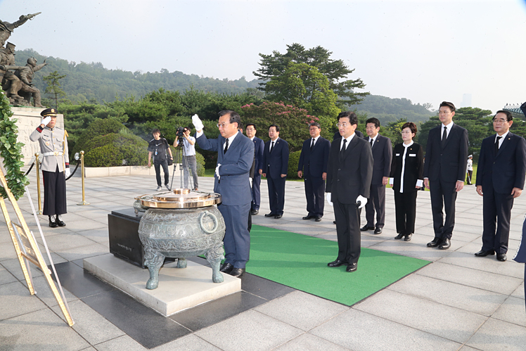 제목 노출 영역입니다 이미지