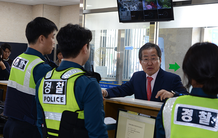 제목 노출 영역입니다 이미지