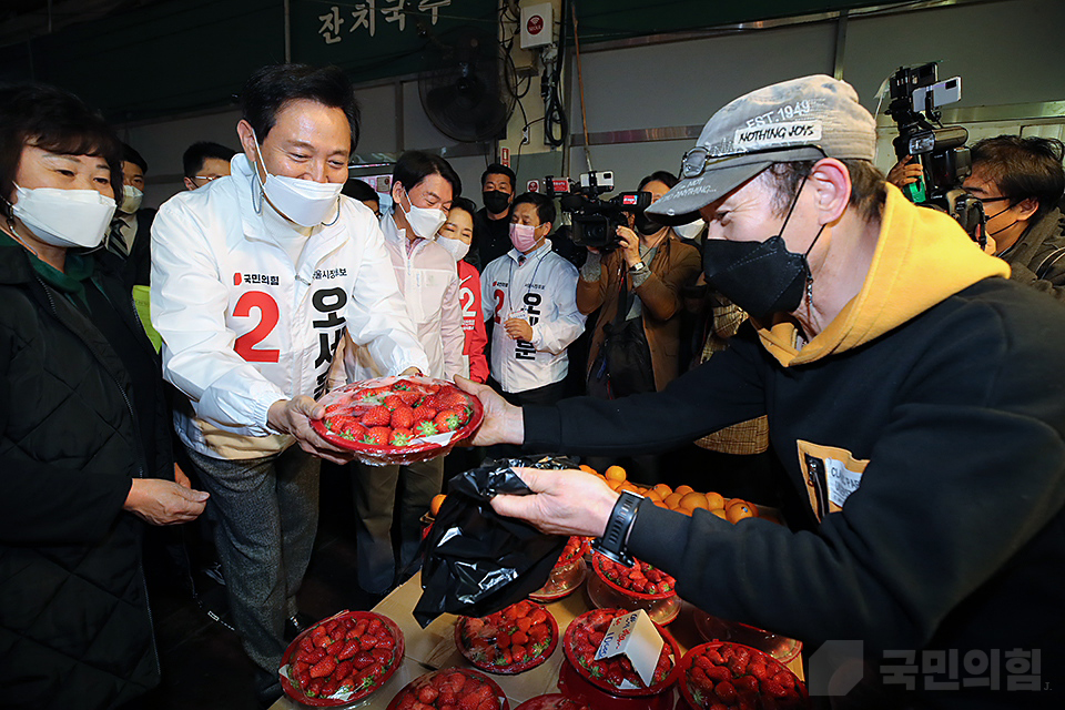 제목 노출 영역입니다 이미지