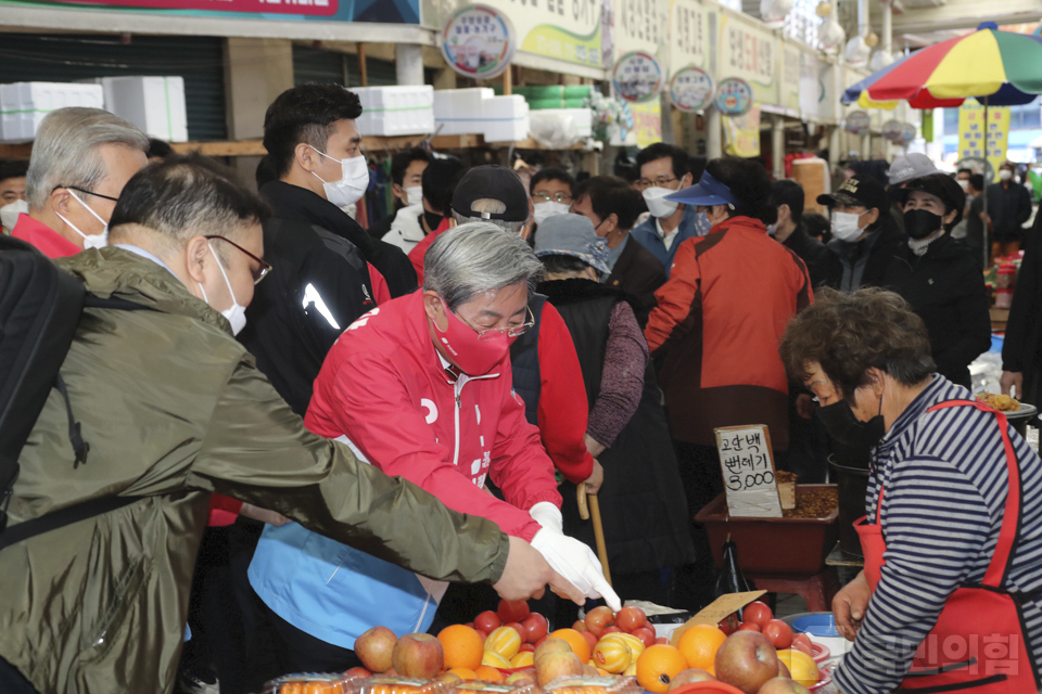 제목 노출 영역입니다 이미지