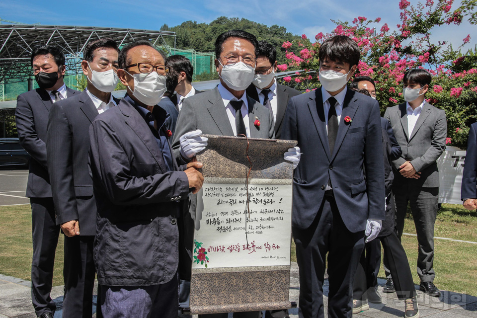 제목 노출 영역입니다 이미지