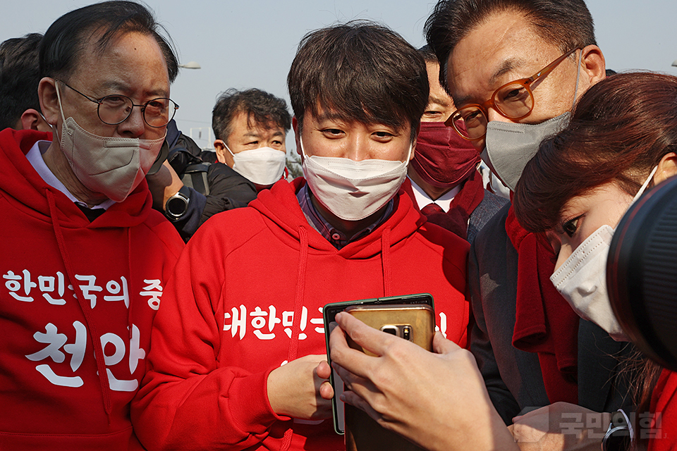 제목 노출 영역입니다 이미지