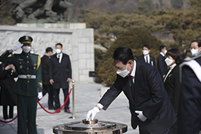 제목 노출 영역입니다 이미지