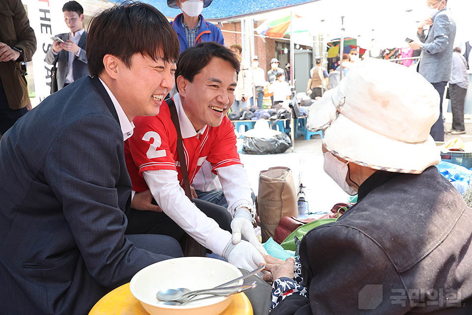 제목 노출 영역입니다 이미지