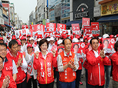 원주시 중앙시장 문화의 거리 유세 및 자유시장 방문