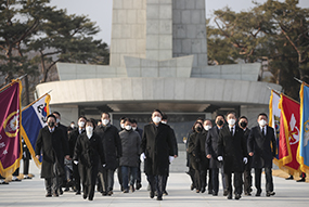 윤석열 대통령 후보, 국립서울현충원 참배