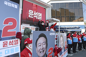 이준석 당 대표, 강원 철원군 신철원장터 인사 및 유세