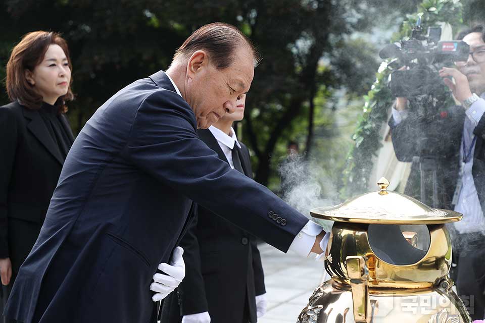 국립서울현충원 전직 대통령 묘역 참배(이승만, 박정희 前 대통령)