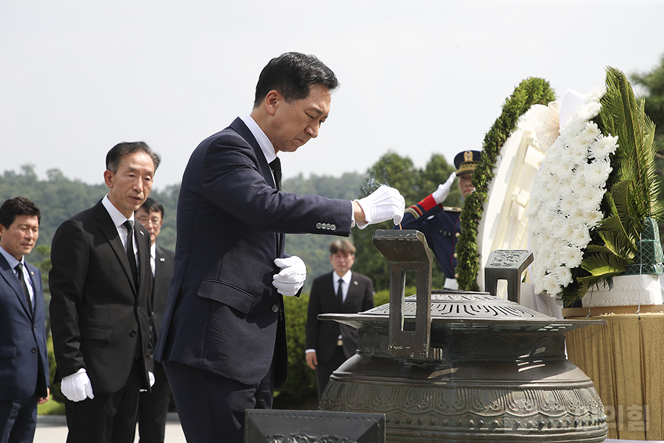 김기현 당 대표, 광복절 현충원 참배