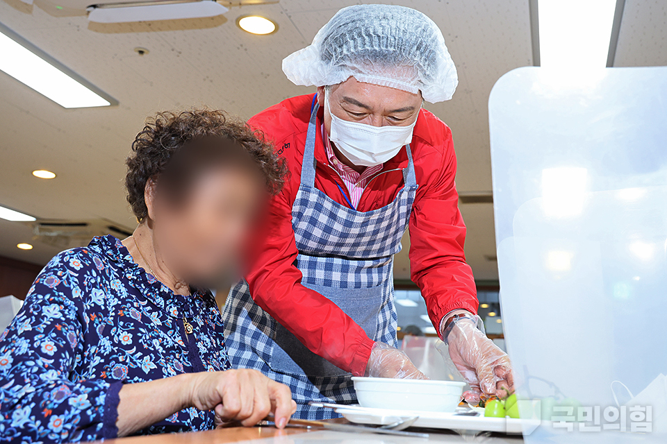 김기현 당 대표, 서울 강서구 배식봉사