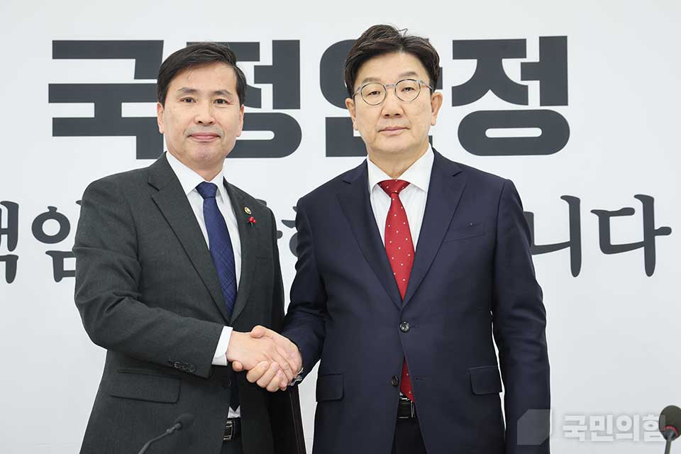 권성동 당대표 권한대행 겸 원내대표, 김선호 국방부 차관 접견