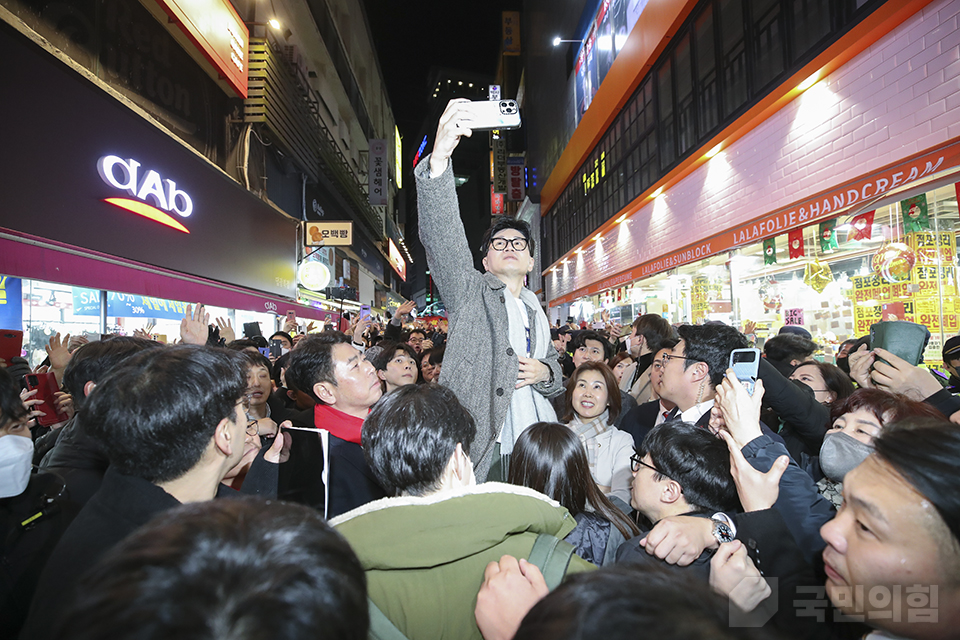 한동훈 비상대책위원장, 자갈치 시장 및 비프광장 방문